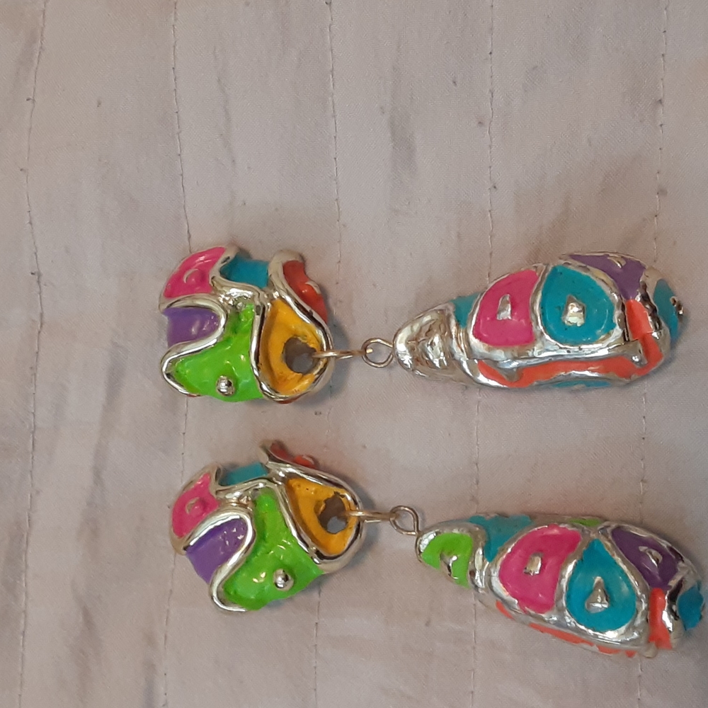 Wooden floral earbobs